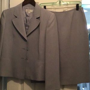 Women’s Tahari (Arthur S. Levine) skirt suit